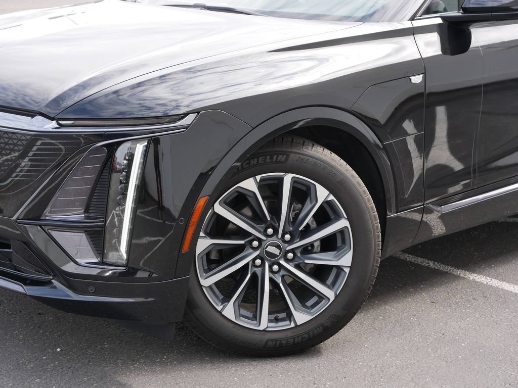 Used 2024 Cadillac Lyriq Sport AWD/4WD image 27