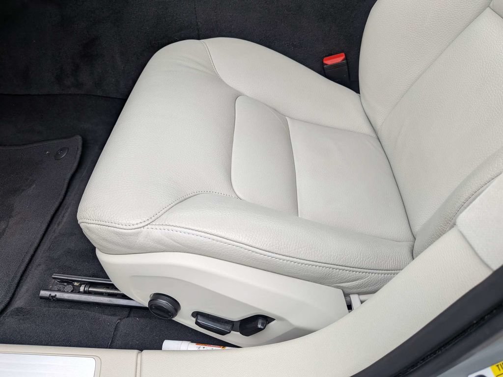 Certified 2024 Volvo S60 B5 Plus w/ Climate Package FWD image 19