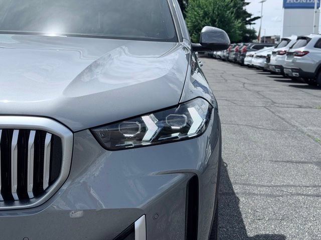 New 2026 BMW X5 xDrive40i w/ Premium Package AWD/4WD image 3