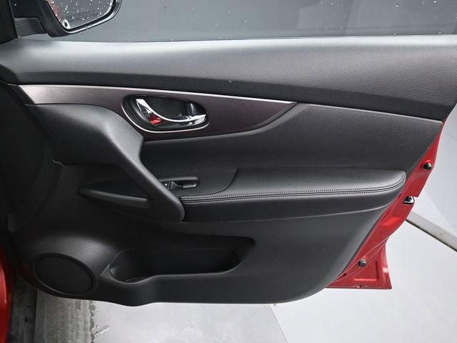 Used 2015 Nissan Rogue SV image 33