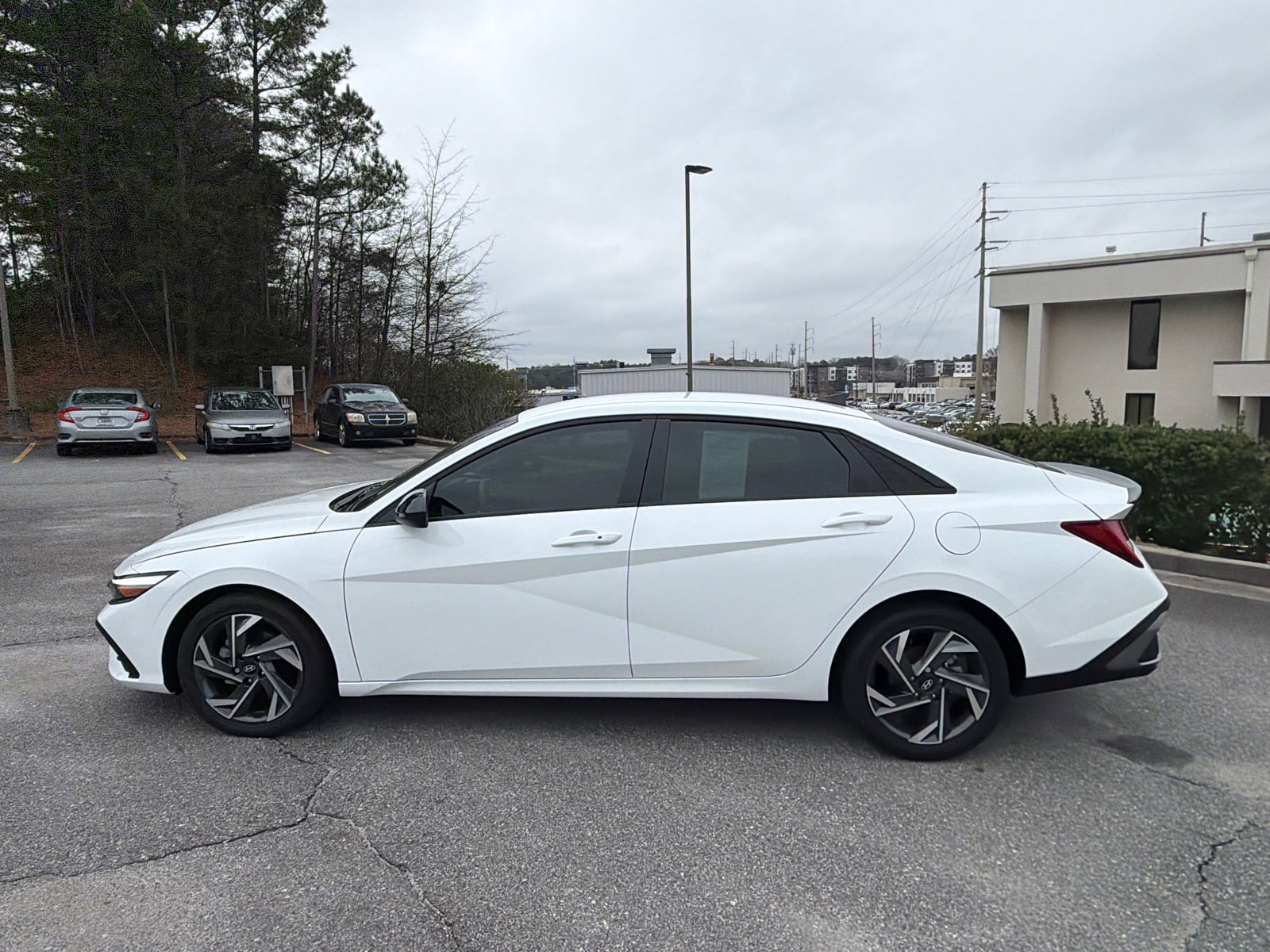 Certified 2025 Hyundai Elantra SEL FWD image 8