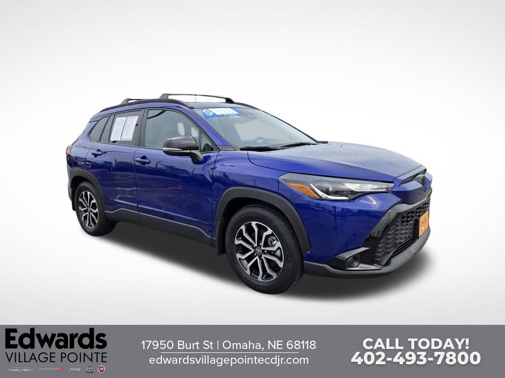 Used 2025 Toyota Corolla Cross AWD Hybrid w/ Moonroof Package image 1