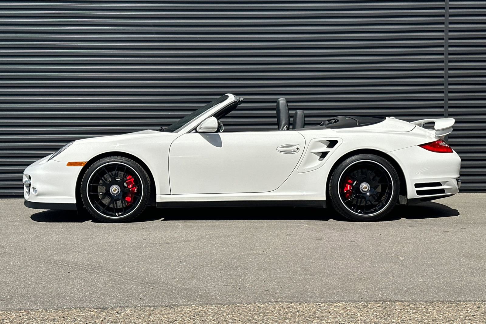 Used 2011 Porsche 911 Turbo image 2