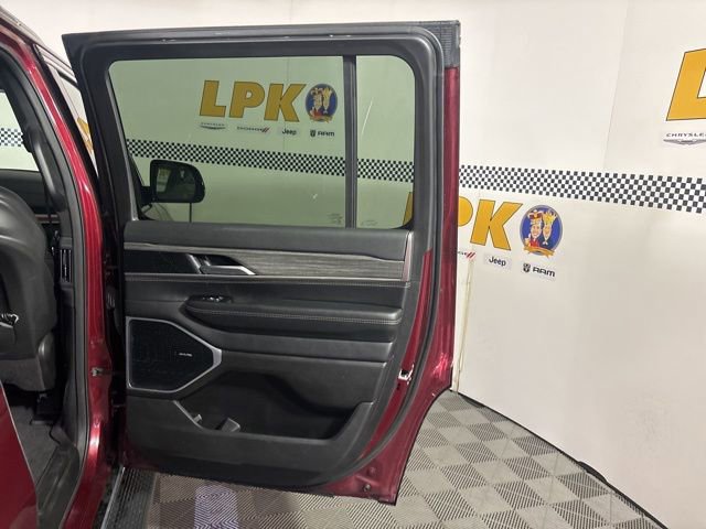 Used 2024 Jeep Wagoneer Series II image 27