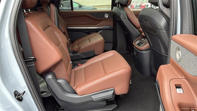 New 2025 Lincoln Navigator L Reserve image 11