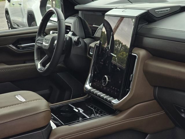 New 2026 GMC Yukon XL Denali Ultimate w/ LPO, Floor Liner Package AWD/4WD image 9