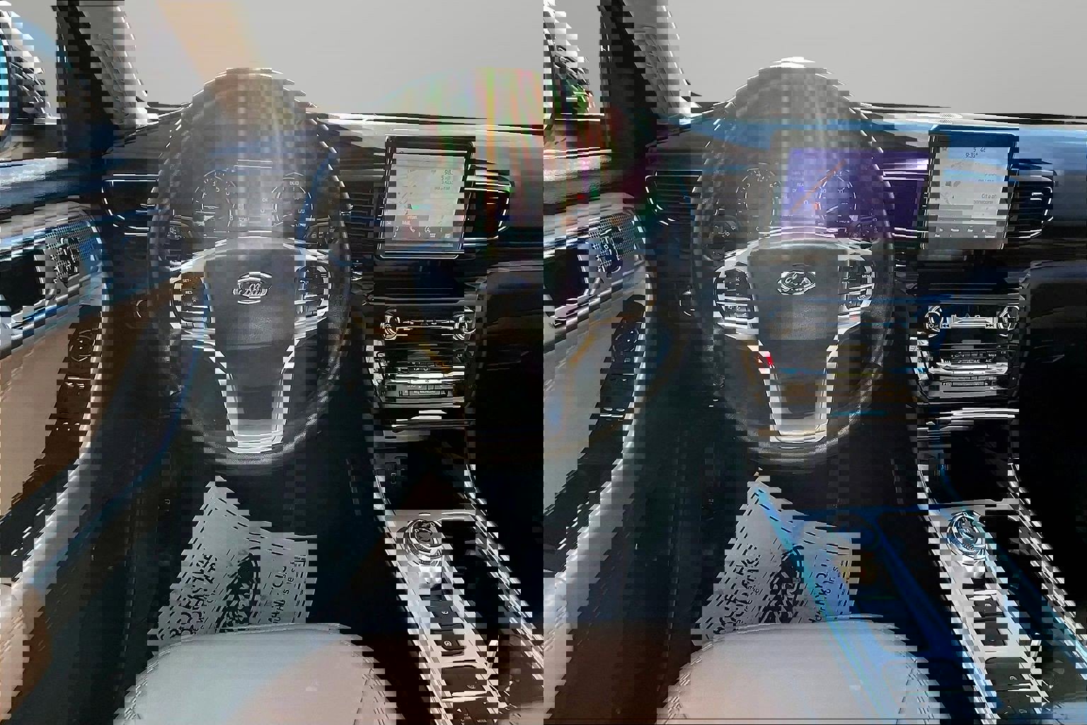 Used 2021 Ford Explorer Limited image 5