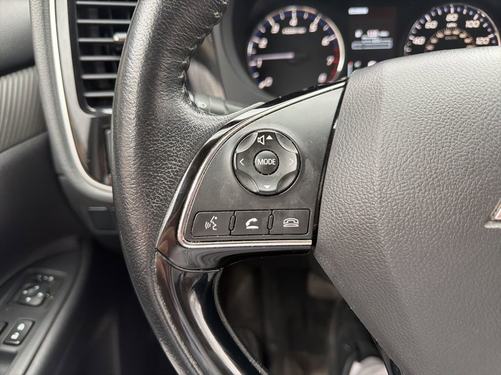 Used 2017 Mitsubishi Outlander ES image 24