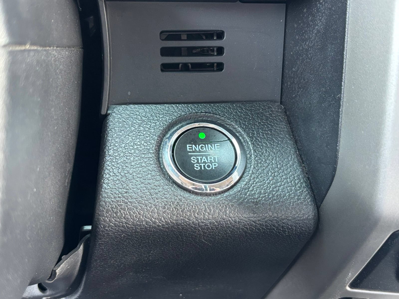 Used 2018 Ford F150 Lariat w/ Equipment Group 502A Luxury AWD/4WD image 21