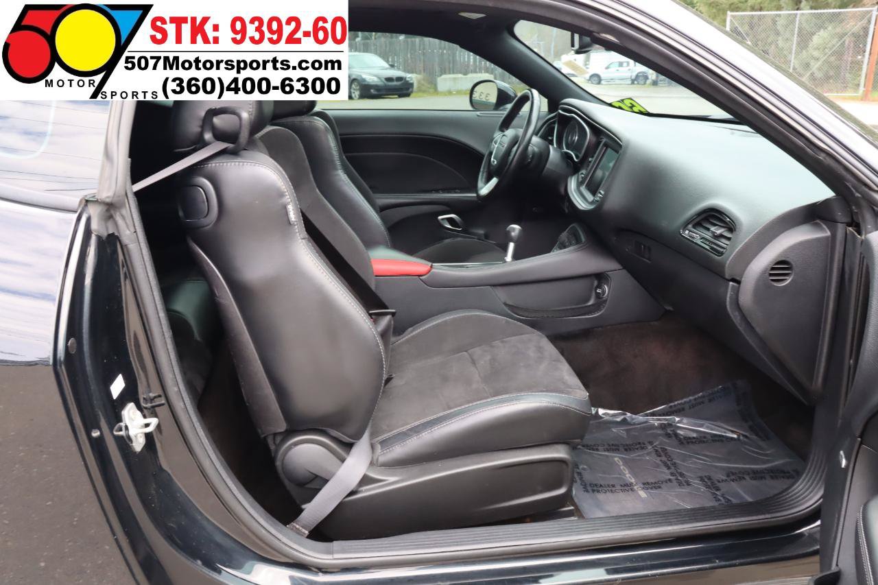 Used 2015 Dodge Challenger R/T Scat Pack w/ Leather Interior Group RWD image 16