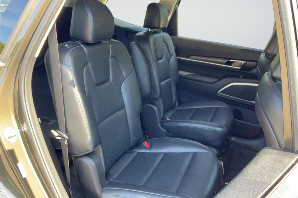 Used 2023 Kia Telluride S image 21