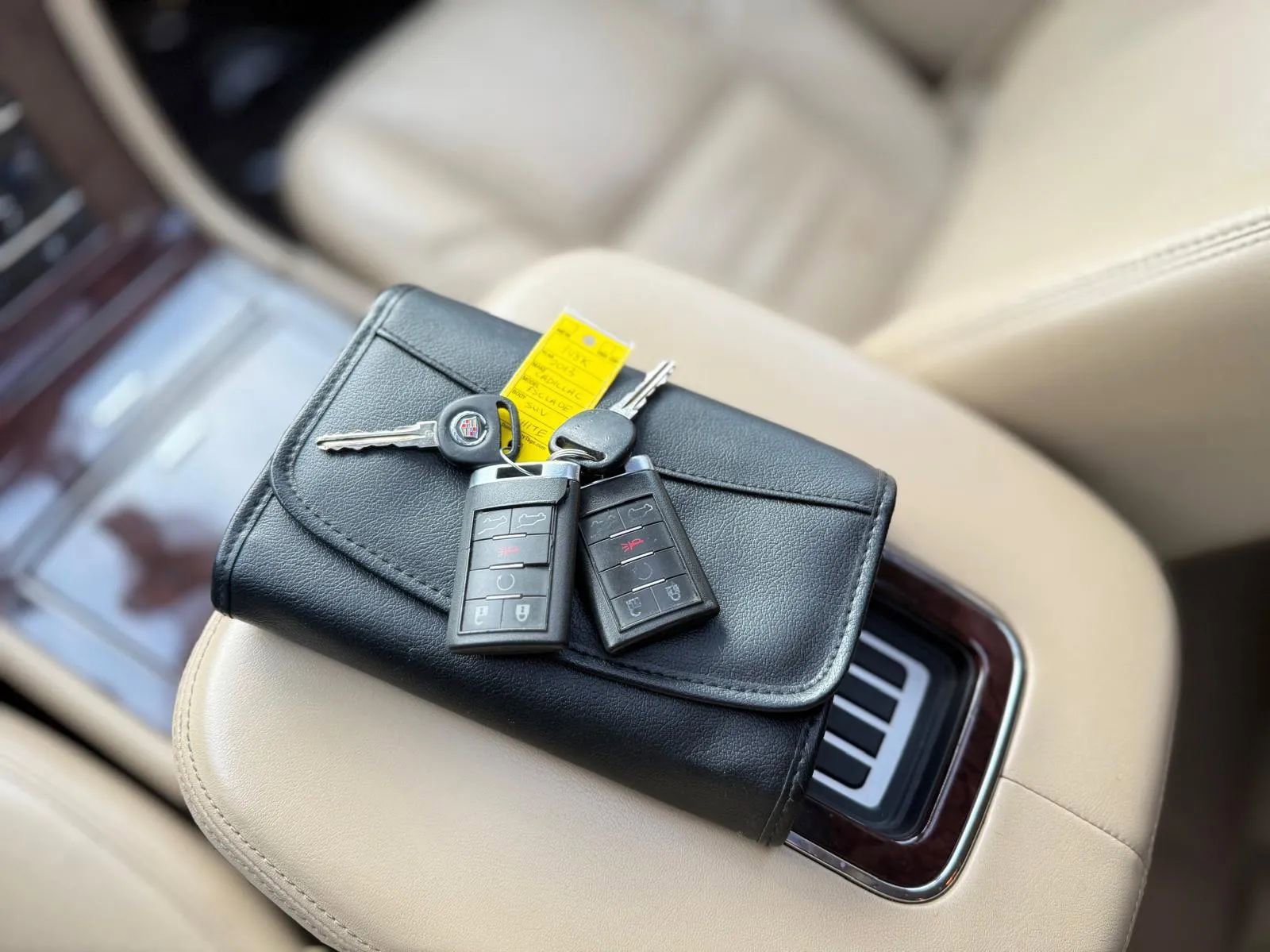 Used 2013 Cadillac Escalade Premium image 20