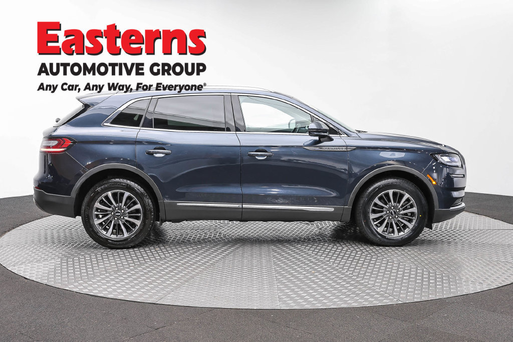 Used 2023 Lincoln Nautilus AWD image 5