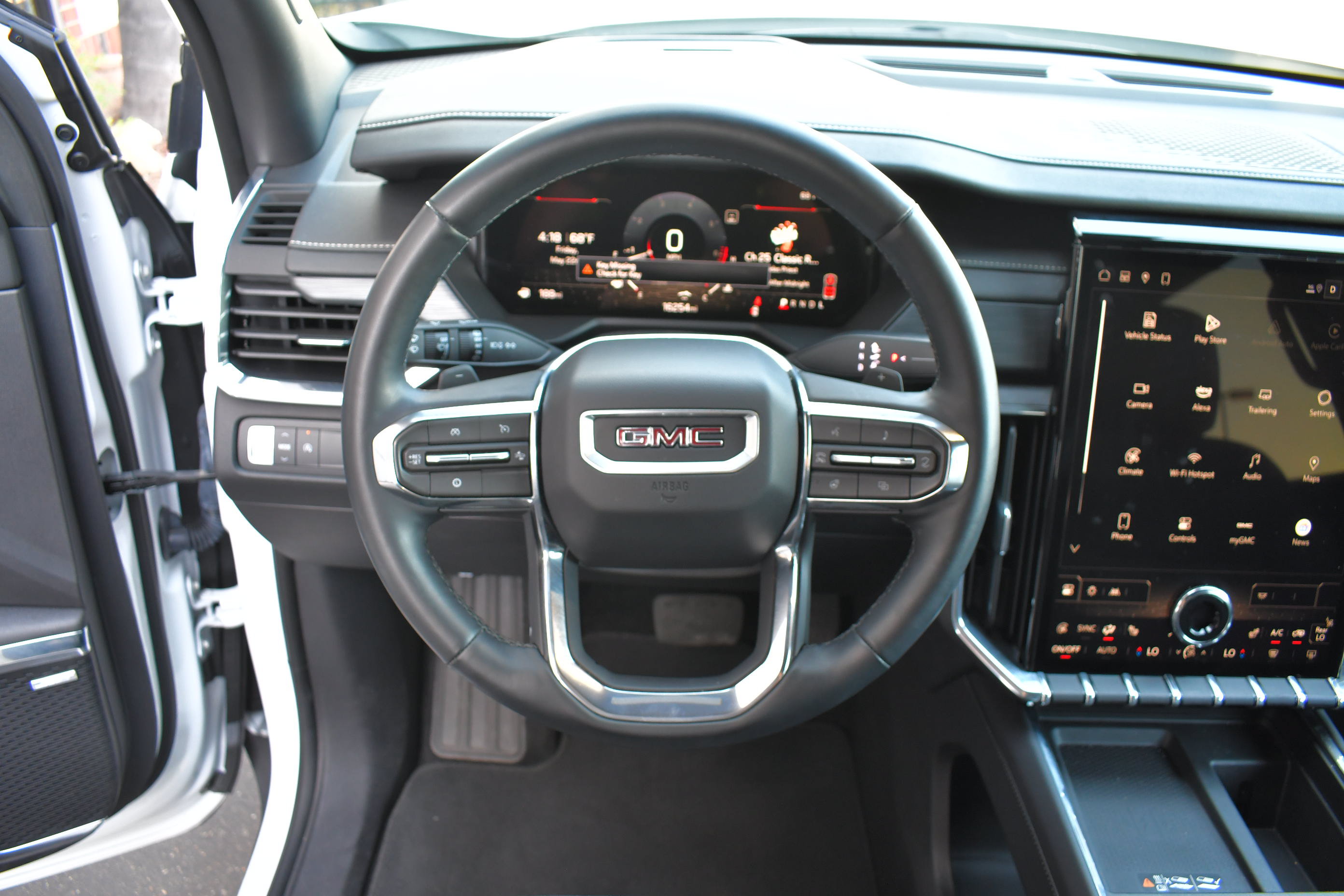Used 2025 GMC Acadia Elevation FWD image 15