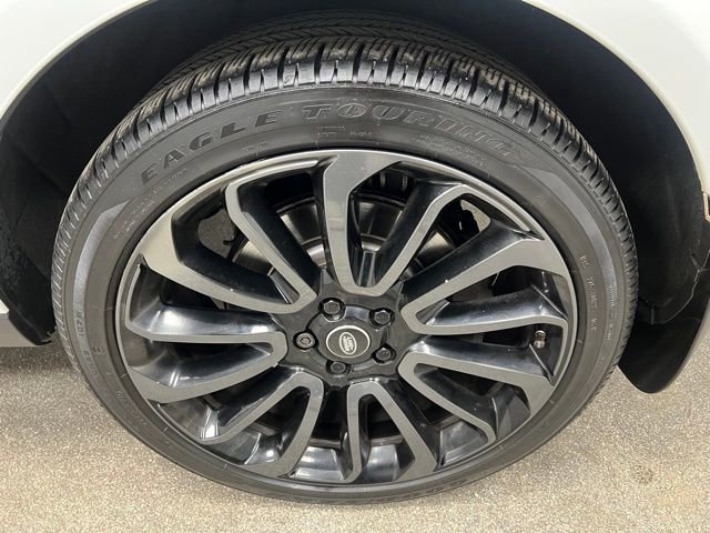 Used 2015 Land Rover Range Rover Supercharged AWD/4WD image 15