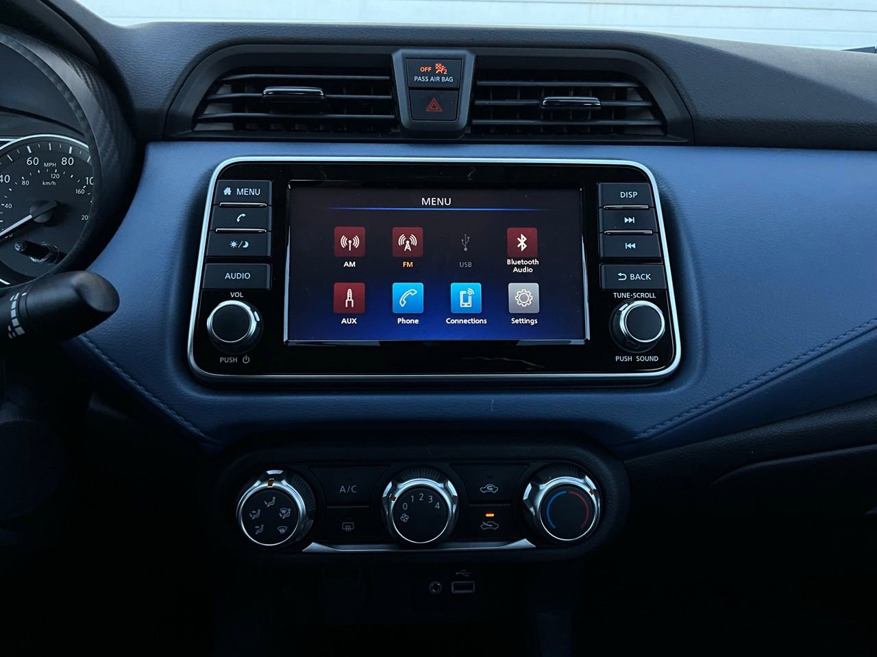 Used 2025 Nissan Versa SV image 22