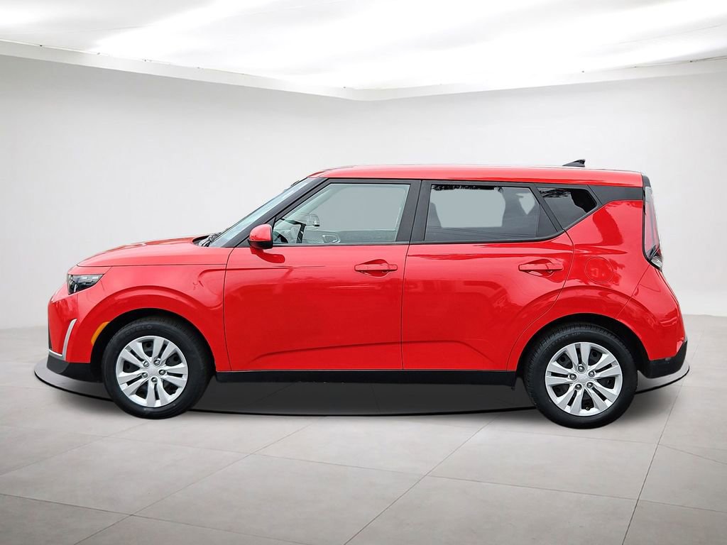 Used 2024 Kia Soul LX image 4