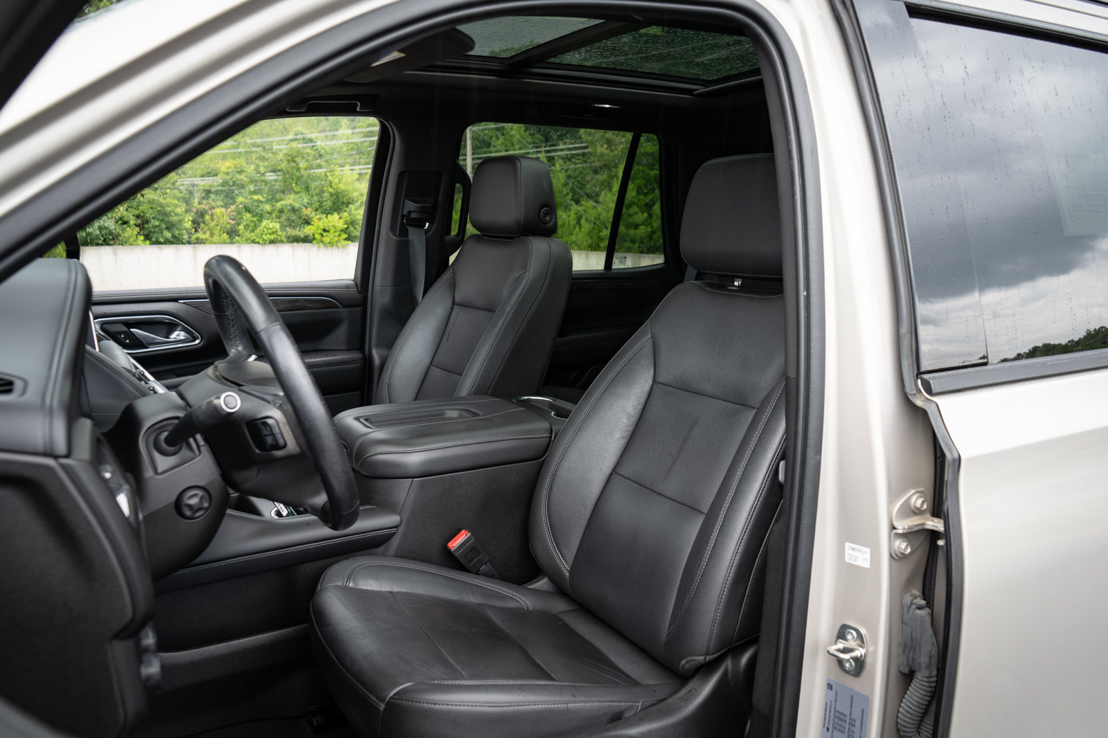 Used 2021 Chevrolet Tahoe Z71 w/ Z71 Off-Road Package AWD/4WD image 15