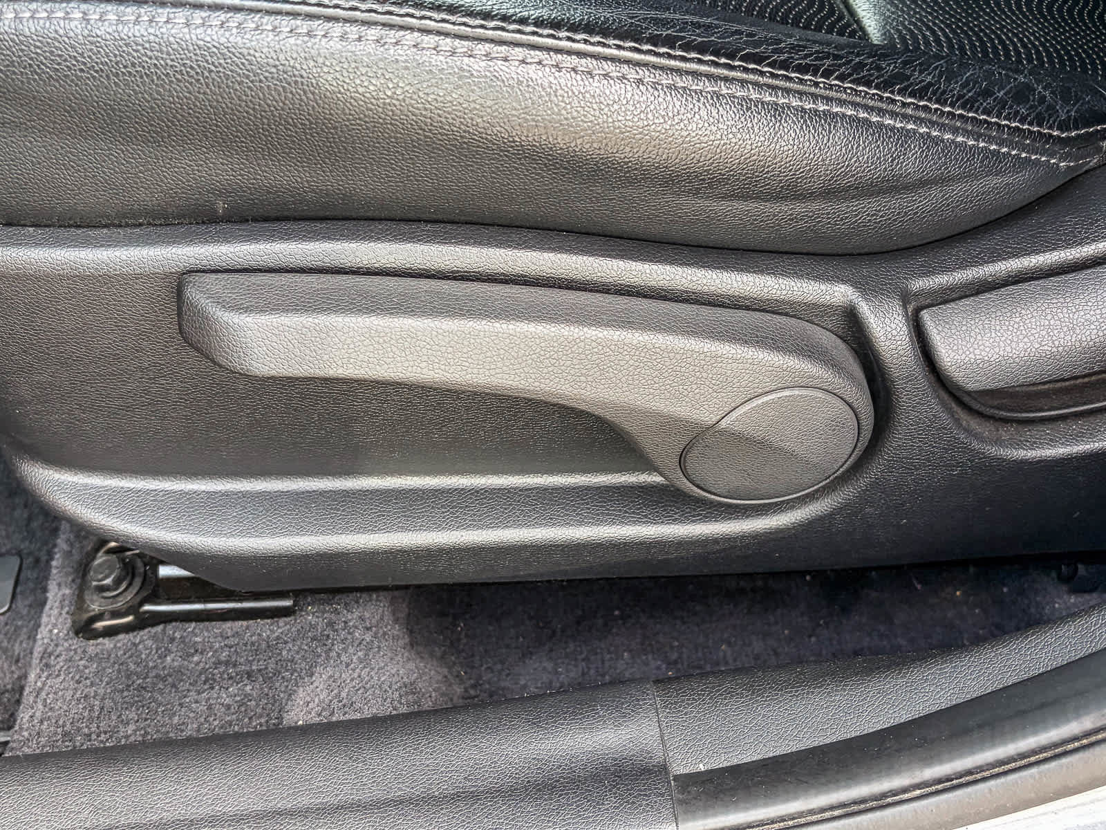 Used 2011 Hyundai Elantra Limited w/ Premium Pkg 5 FWD image 21