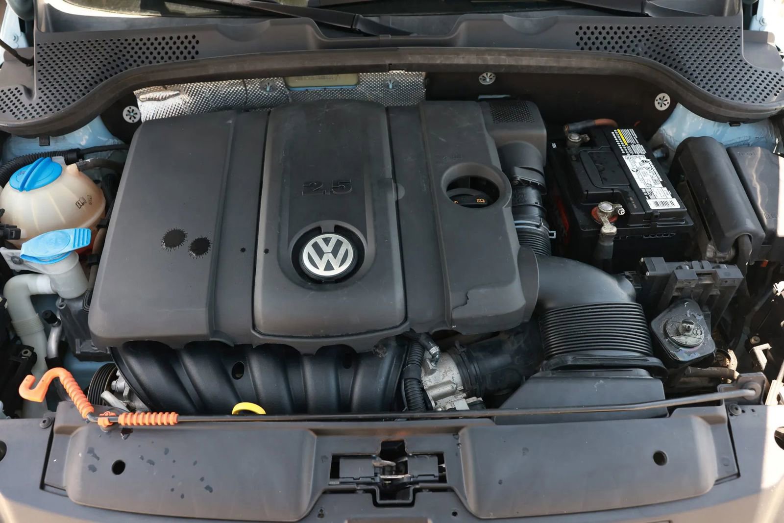 Used 2013 Volkswagen Beetle 2.5 image 45