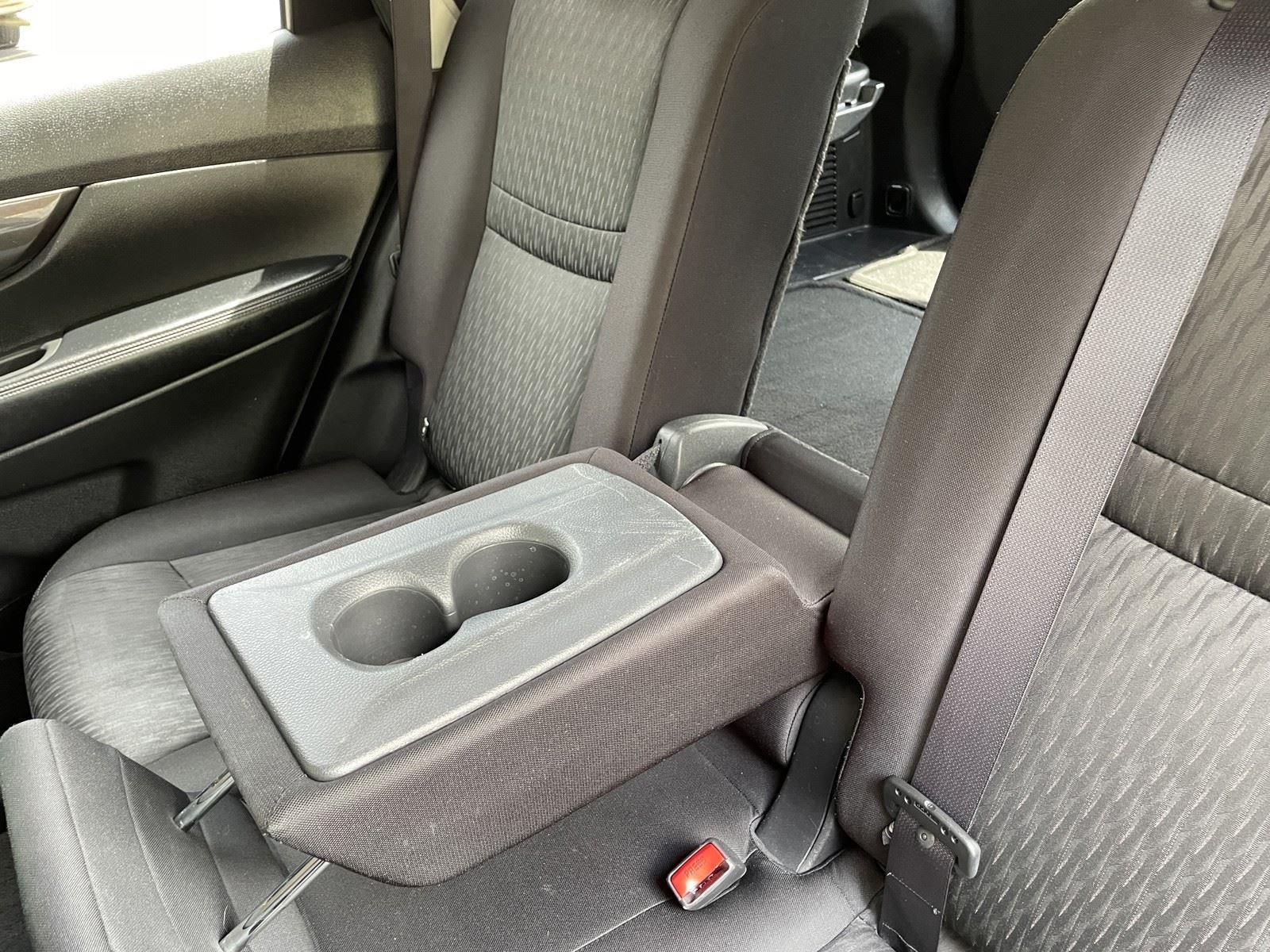 Used 2019 Nissan Rogue SV FWD image 38