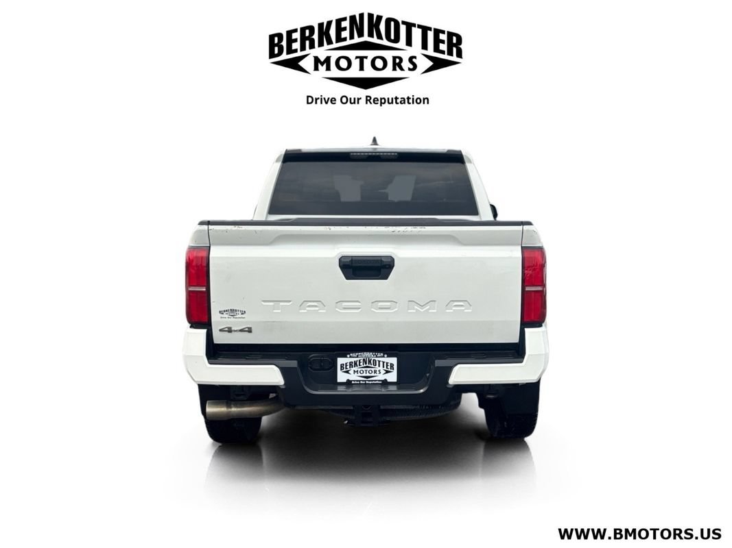 Used 2024 Toyota Tacoma SR5 AWD/4WD image 4