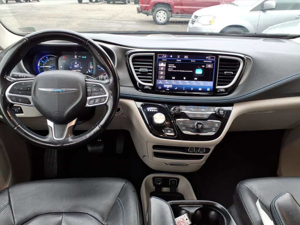 Used 2021 Chrysler Pacifica Touring-L image 7