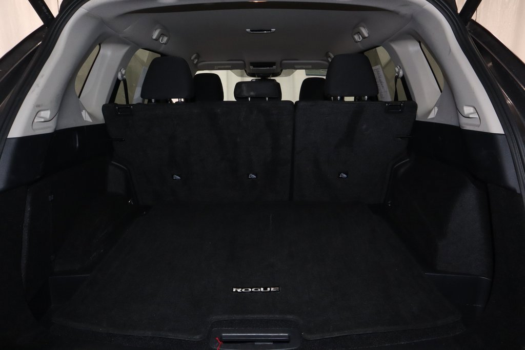 Certified 2025 Nissan Rogue SV image 13