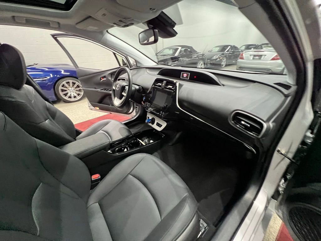Used 2017 Toyota Prius Four w/ Advanced Technology Package image 41