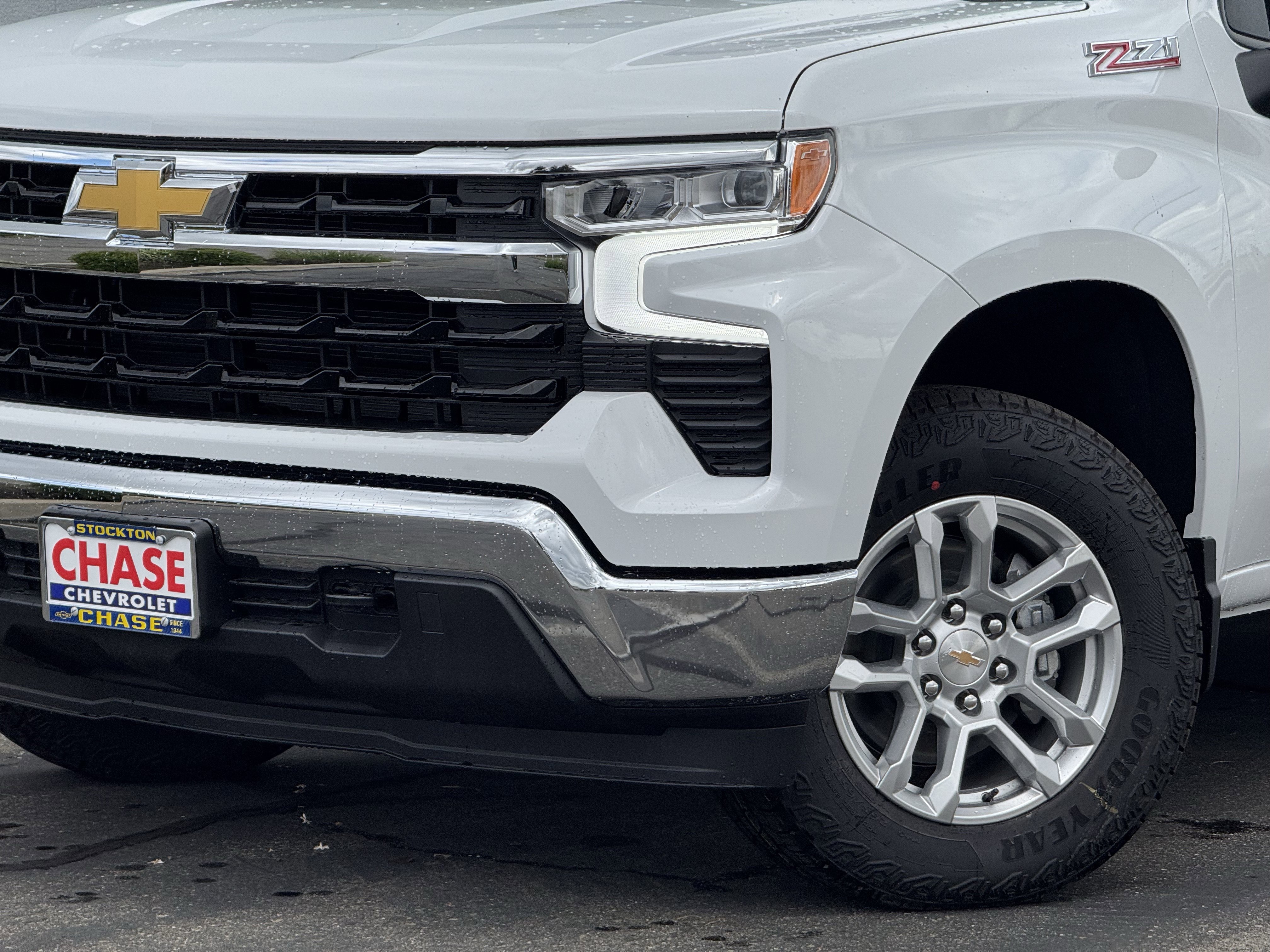 New 2026 Chevrolet Silverado 1500 LT w/ Z71 Off-Road Package AWD/4WD image 3