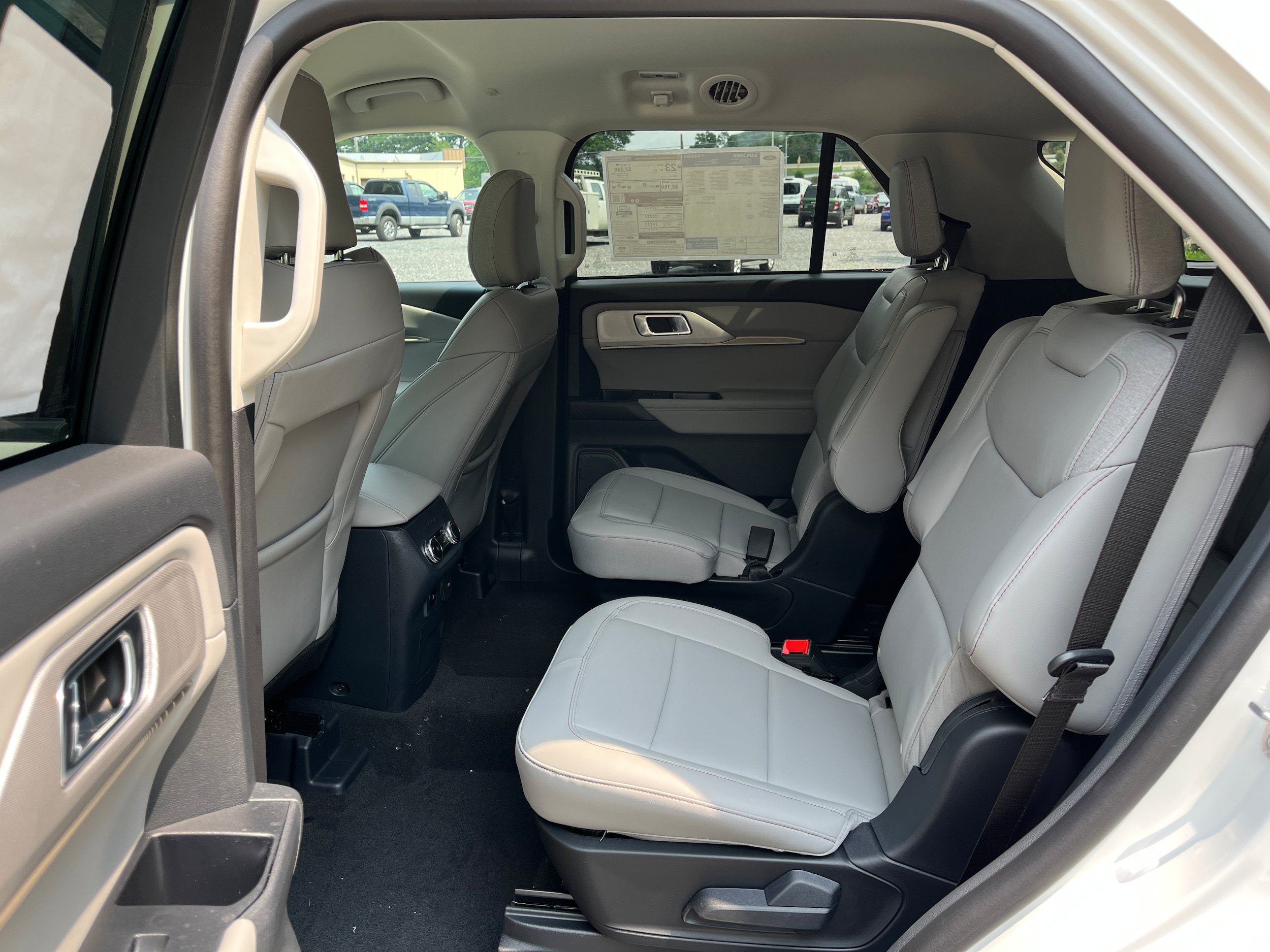 New 2026 Ford Explorer Active w/ Active Comfort Package AWD/4WD image 16
