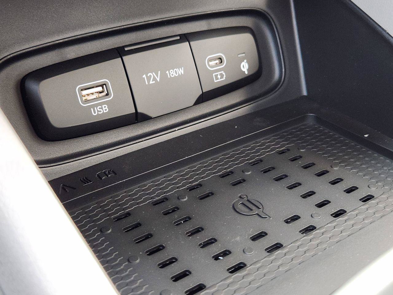 New 2026 Hyundai Venue SEL FWD image 17