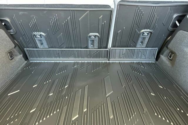 New 2026 Cadillac Lyriq Premium Sport image 15