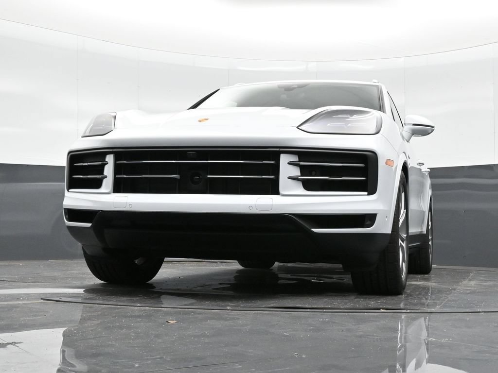 Certified 2025 Porsche Cayenne E-Hybrid AWD/4WD image 41