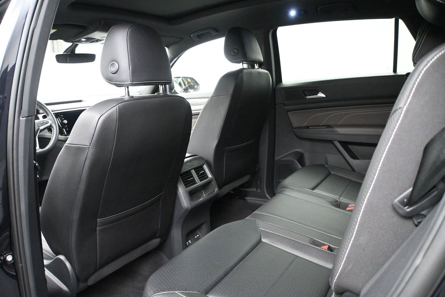 Used 2023 Volkswagen Atlas Cross Sport SE w/ Panoramic Sunroof Package AWD/4WD image 11