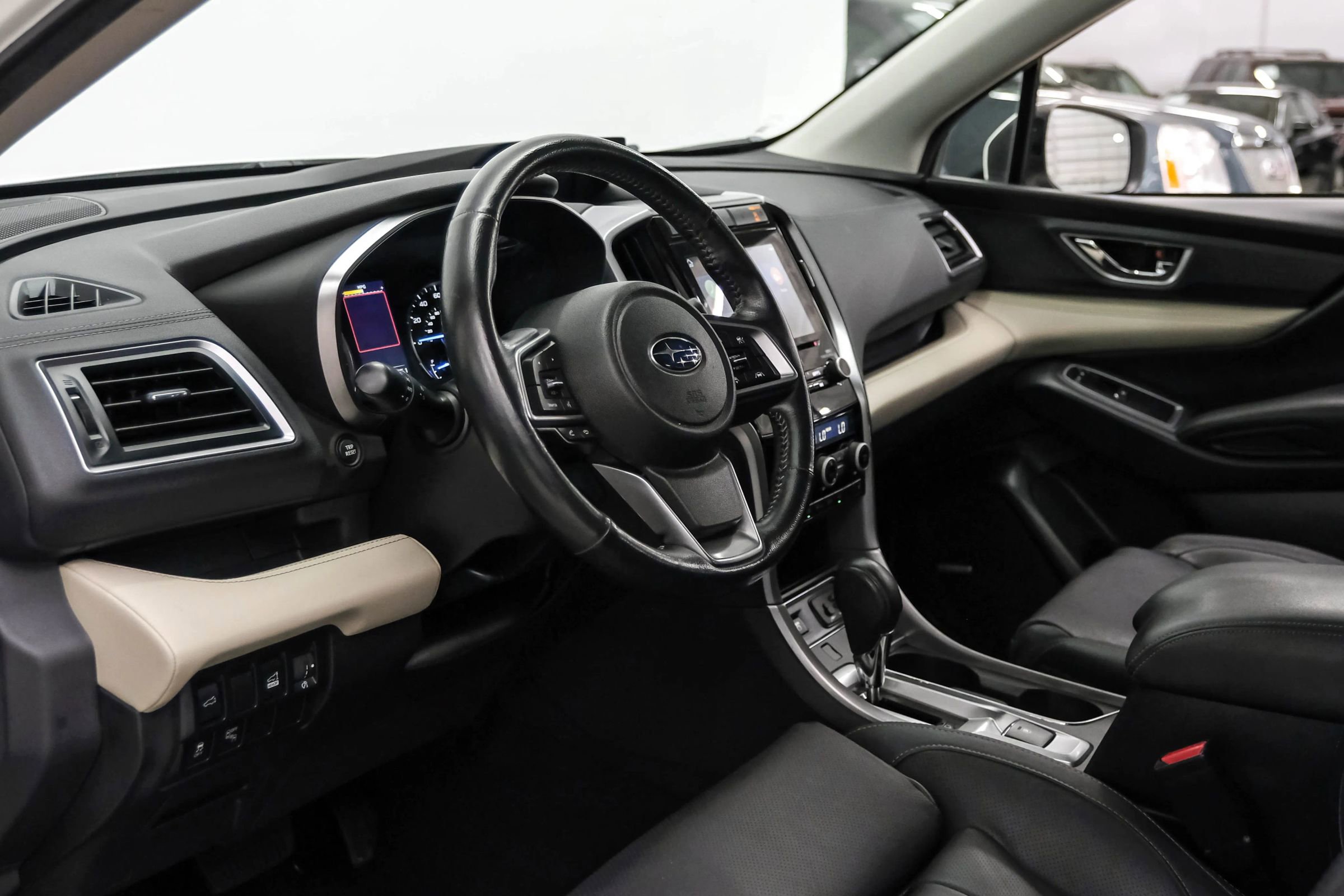 Used 2019 Subaru Ascent Limited w/ Popular Package #3 image 2