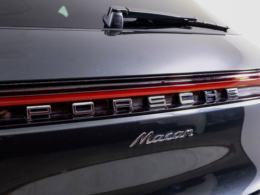 Certified 2026 Porsche Macan image 16