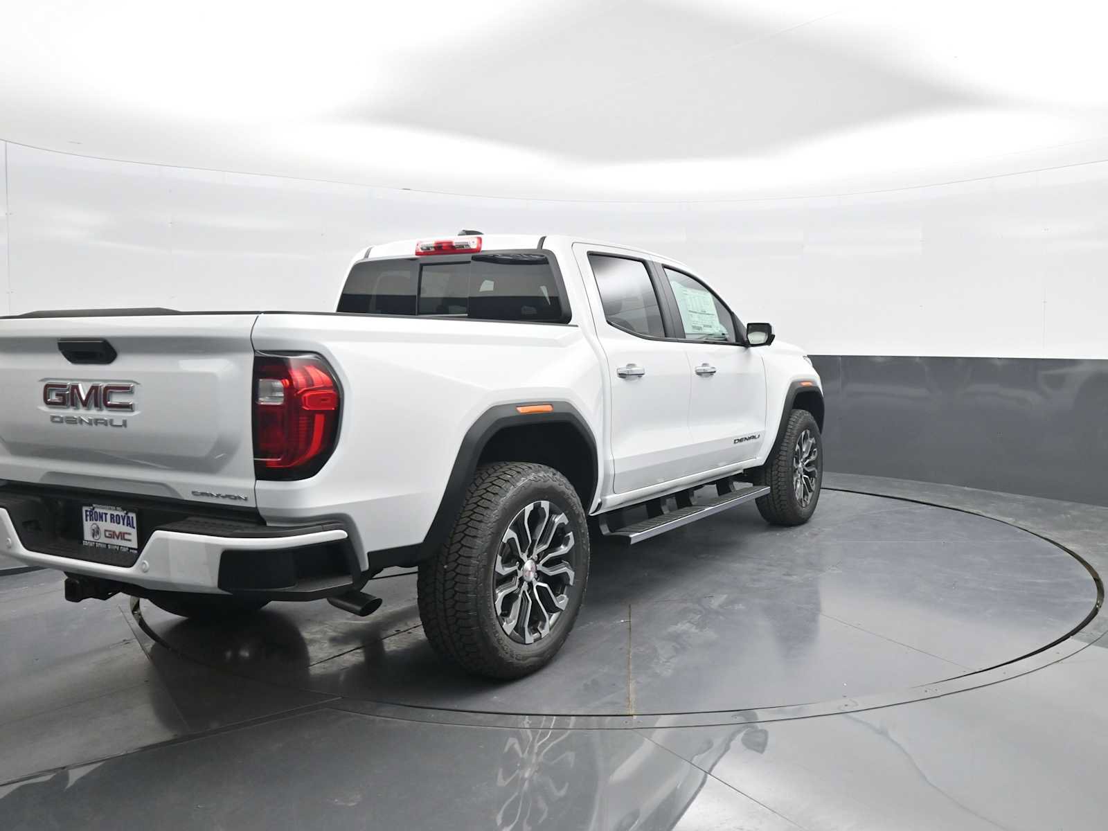 New 2026 GMC Canyon Denali AWD/4WD image 7