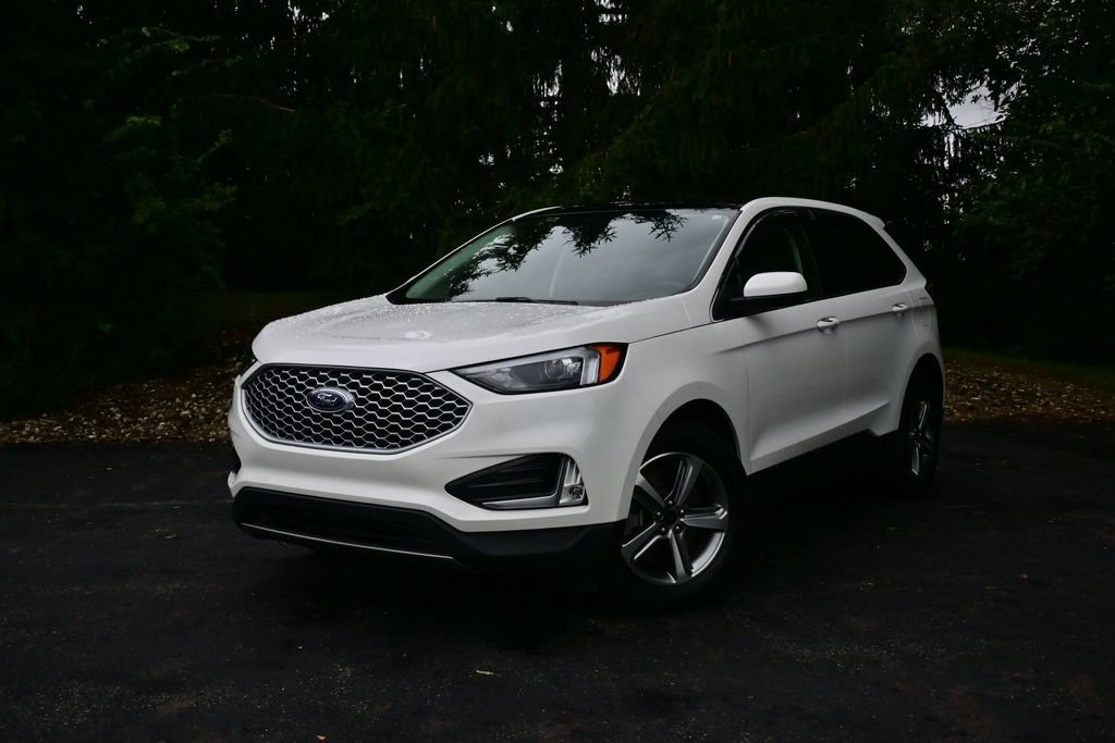 Used 2024 Ford Edge SEL w/ Convenience Package