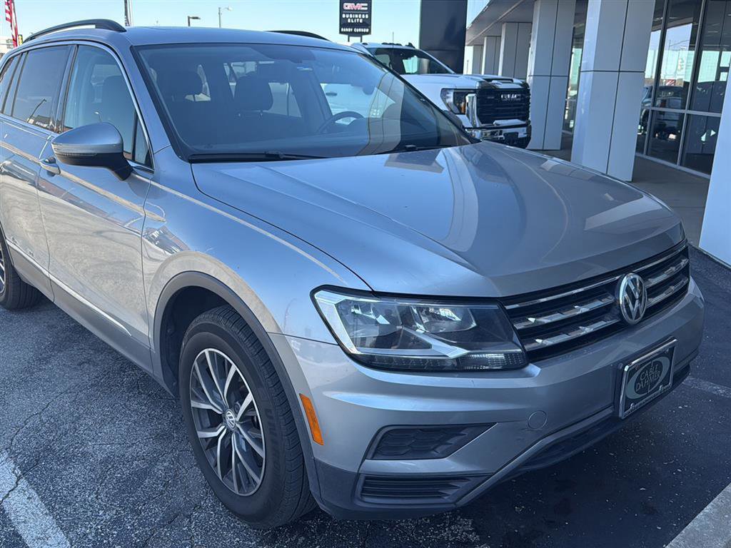 Used 2020 Volkswagen Tiguan SEL image 2