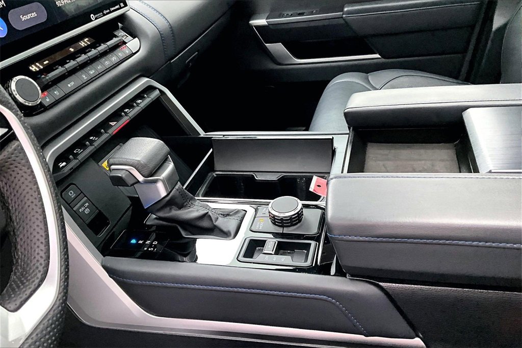 Used 2023 Toyota Tundra Platinum image 16