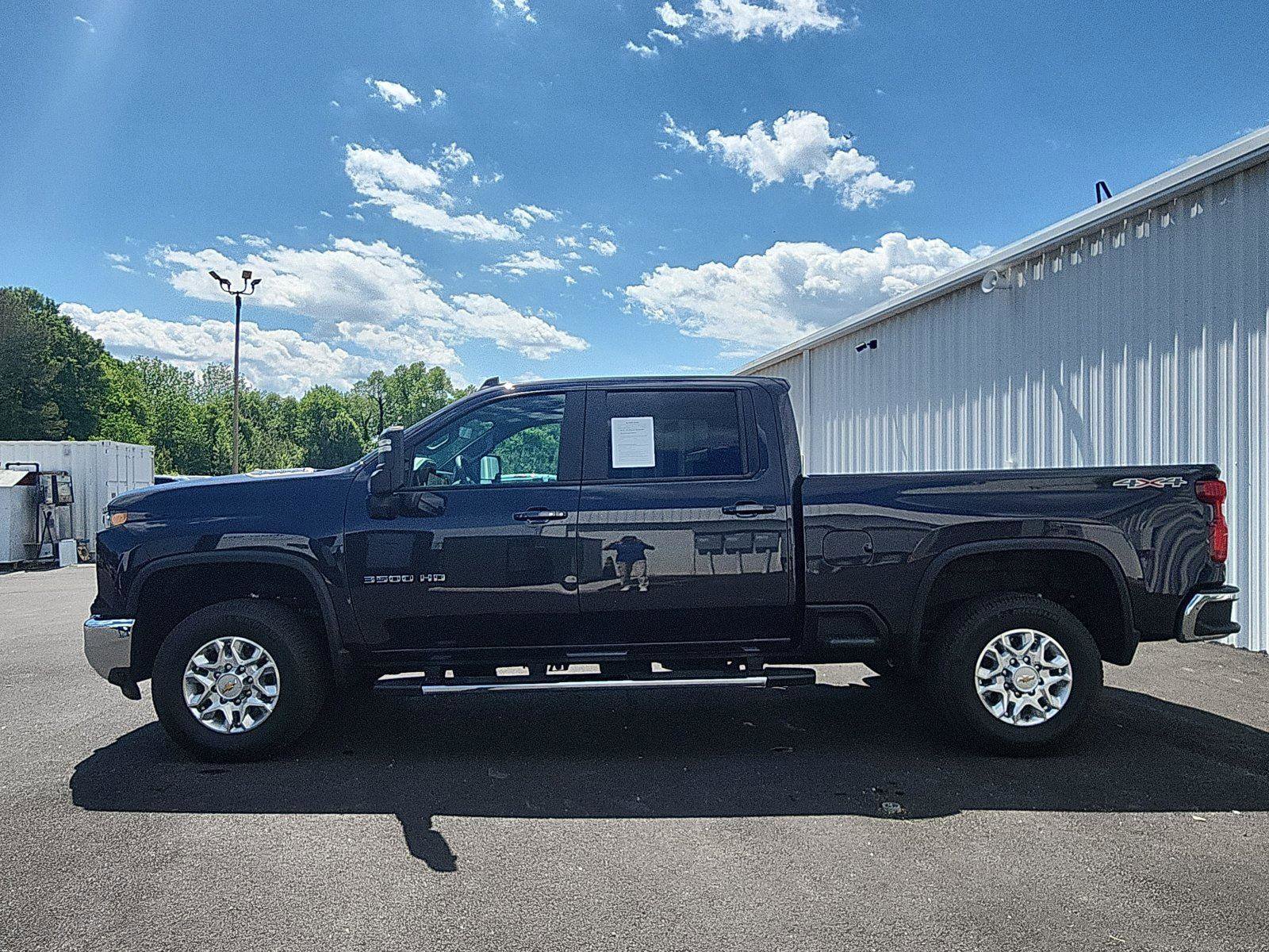 Used 2024 Chevrolet Silverado 3500 LT w/ Safety Package AWD/4WD image 2