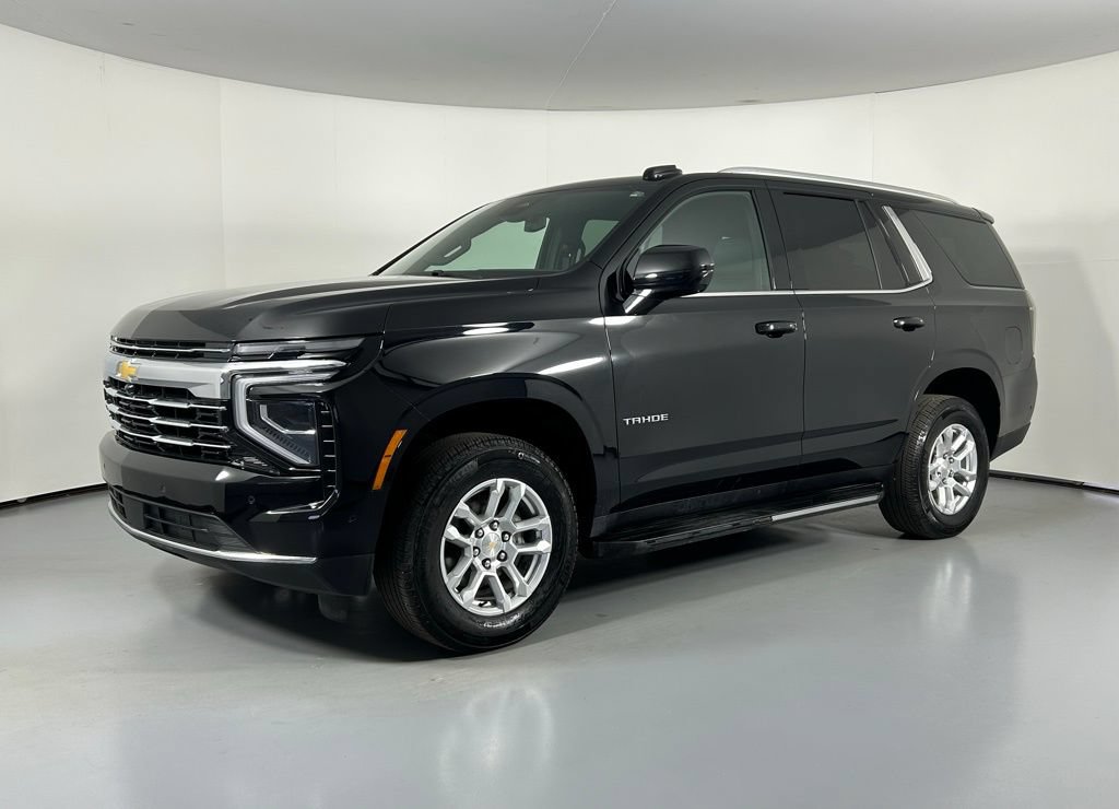 Used 2025 Chevrolet Tahoe LT AWD/4WD image 3