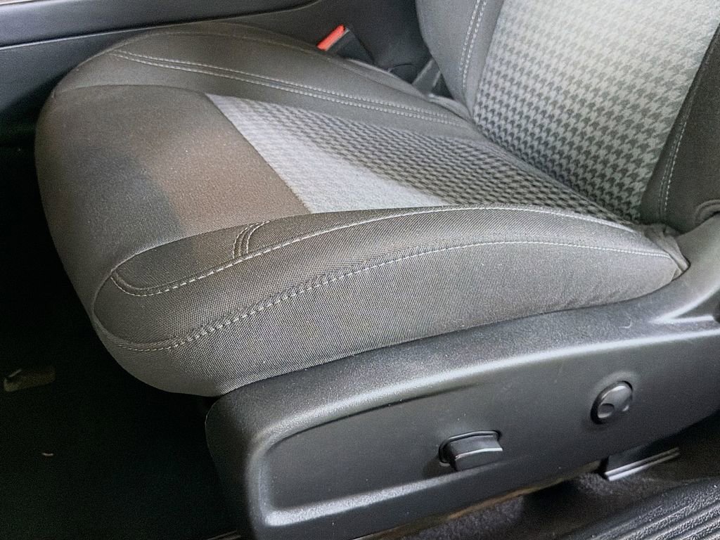 Used 2023 Dodge Challenger SXT w/ Blacktop Package image 22