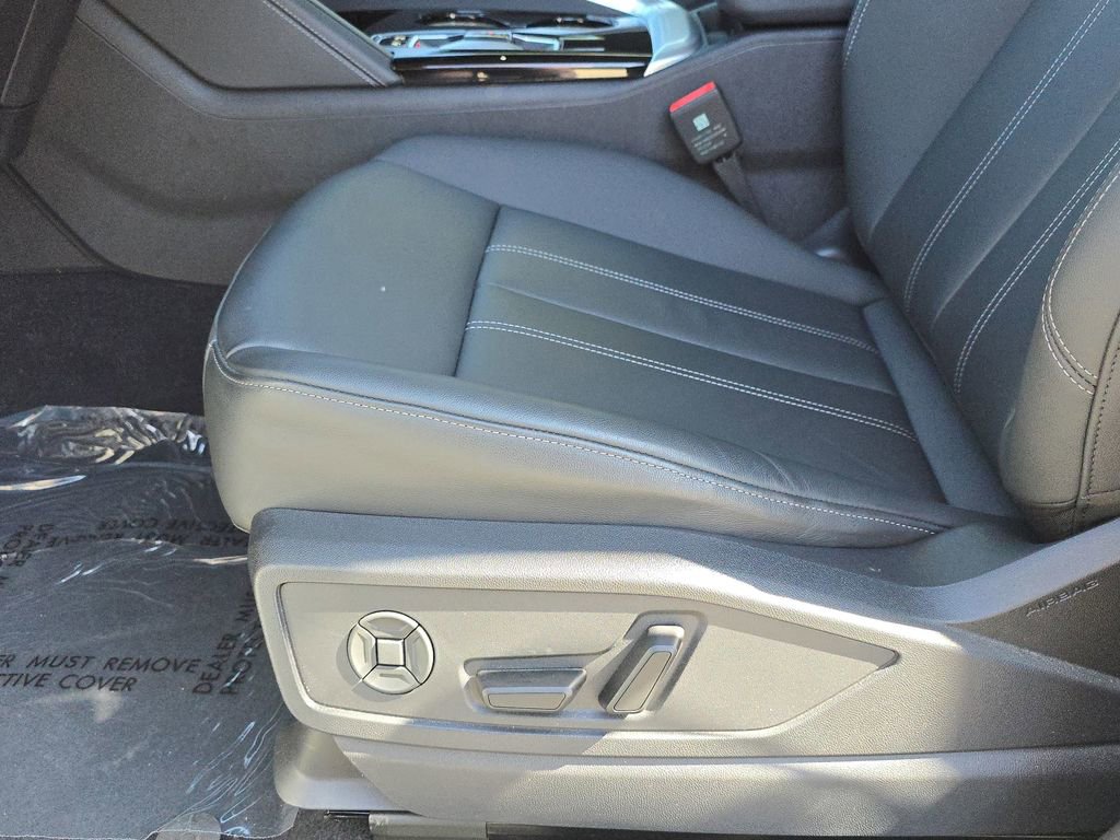 Certified 2025 Audi Q5 Premium w/ Convenience Package AWD/4WD image 17