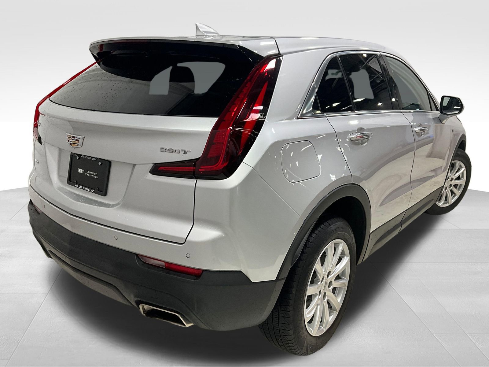 Used 2021 Cadillac XT4 Luxury w/ Cold Weather Package AWD/4WD image 13