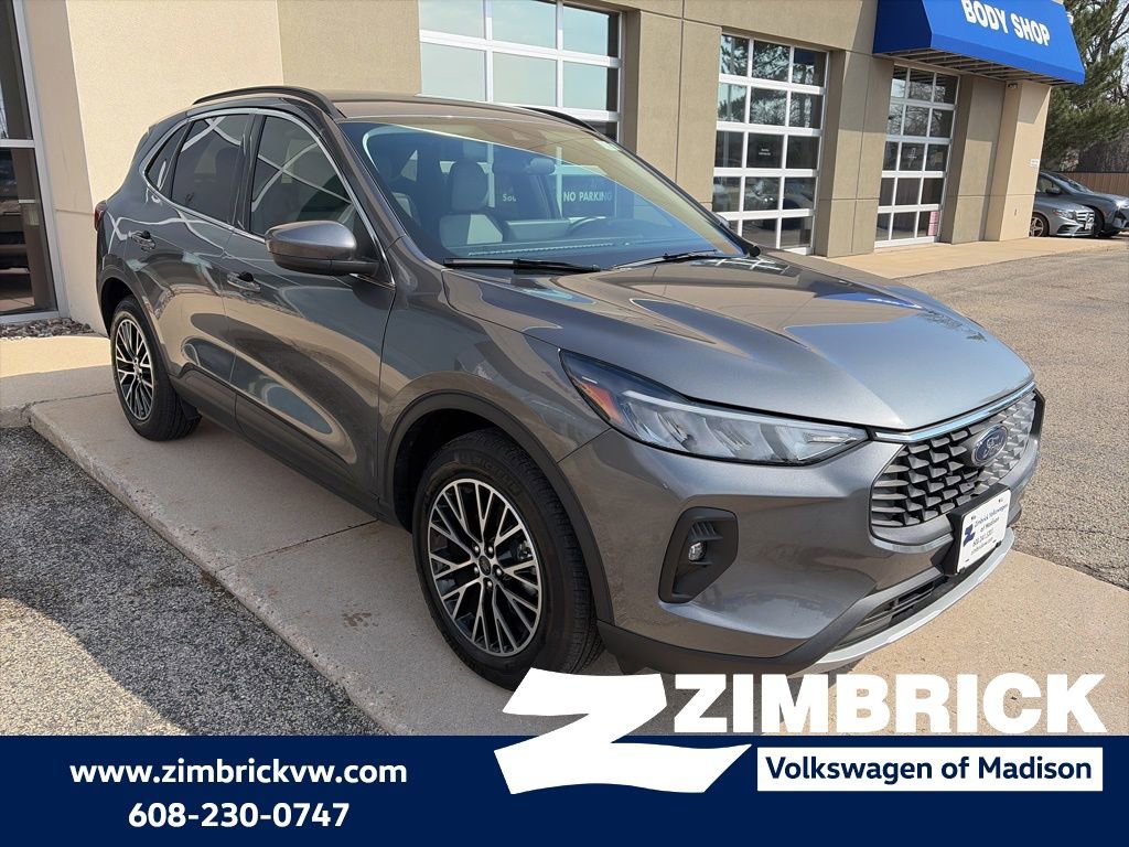 Used 2025 Ford Escape SE