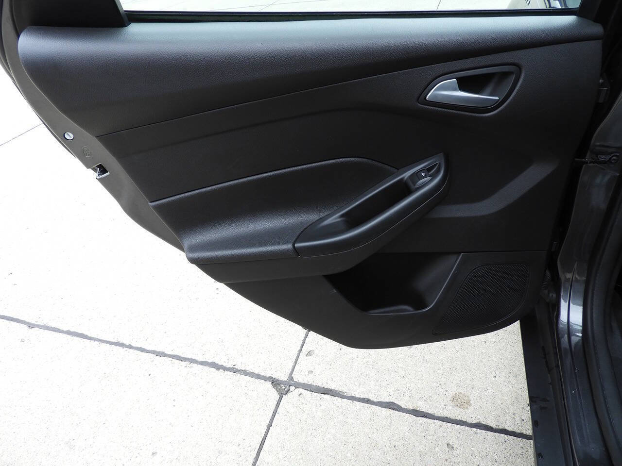 Used 2017 Ford Focus SE FWD image 22