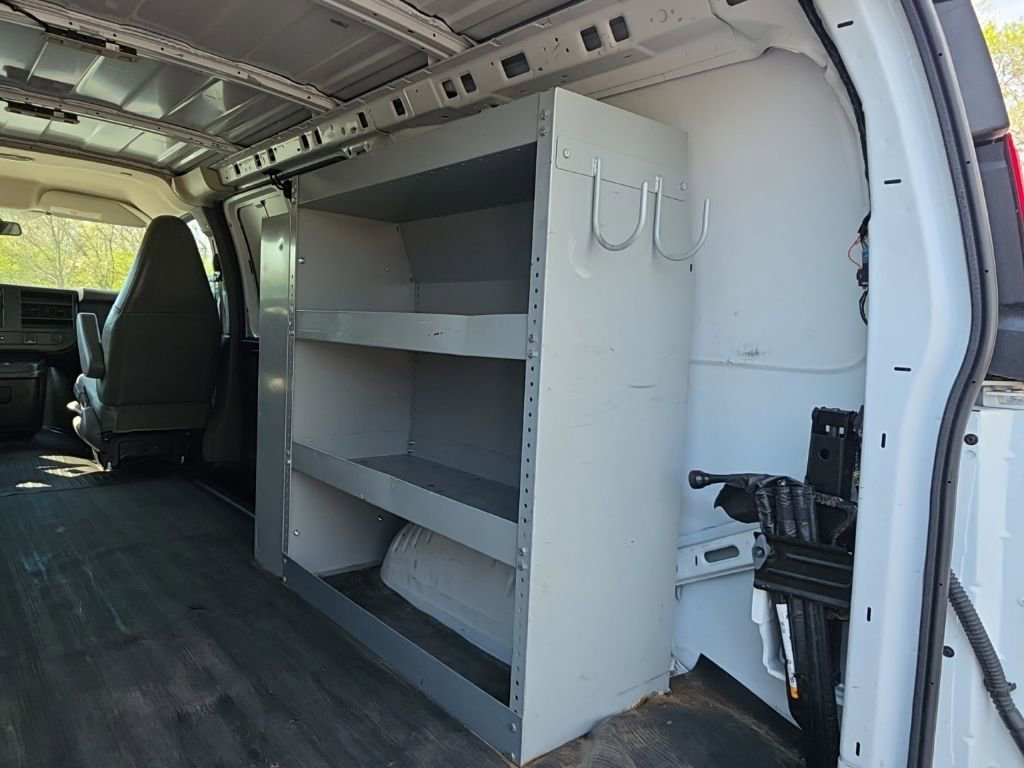 Used 2021 Chevrolet Express 2500 w/ Driver Convenience Package image 30