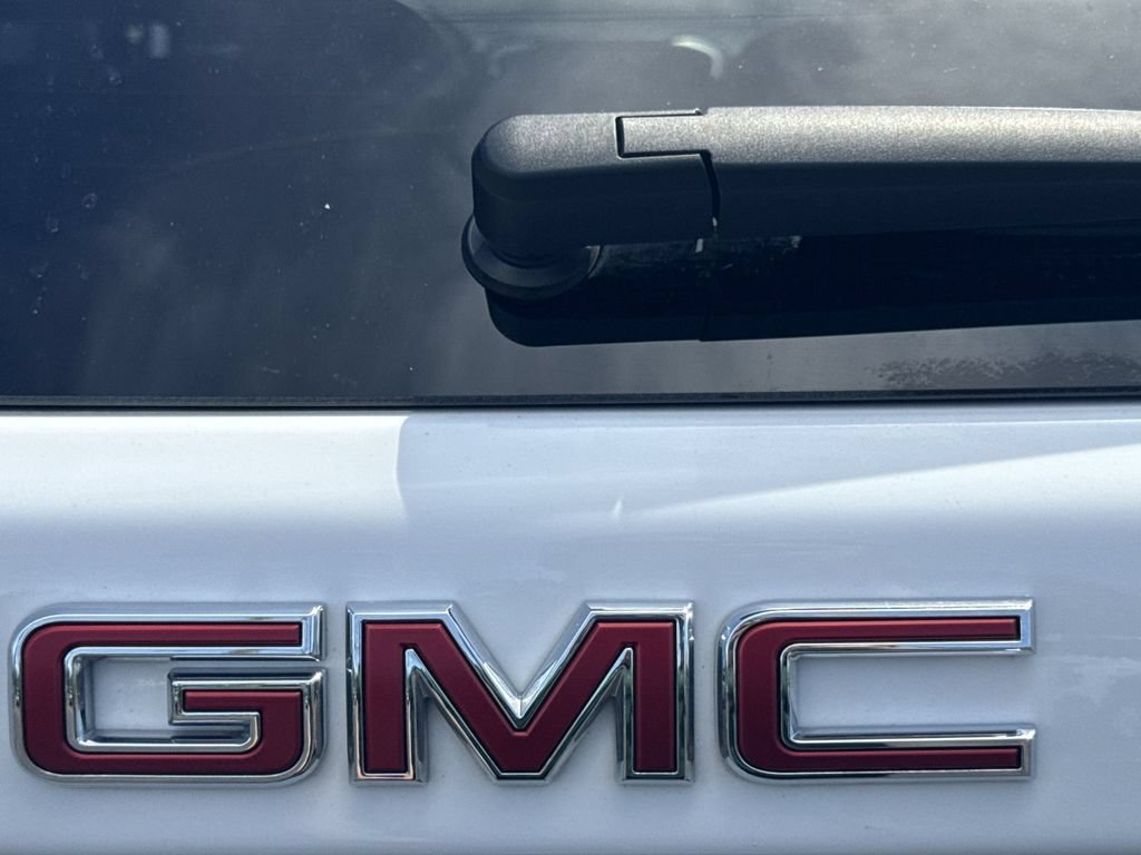 Used 2024 GMC Terrain SLE FWD image 29